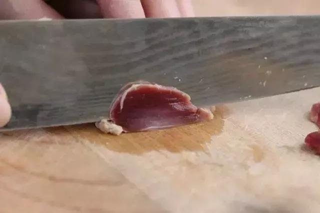 「美食一篇」夏天吃它簡直不要太開胃——酸豆角炒鴨胗‍