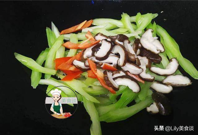 這兩樣素菜一起炒，清脆爽口，清腸利便，夏天多吃，瘦出小蠻腰