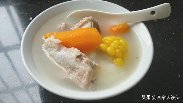 夏季煲湯有講究，教你一道營養靚湯搭配，一家大小都愛喝，真美味