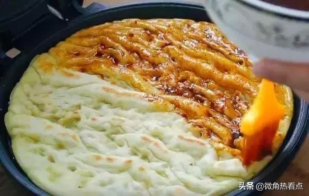 3分鐘教你做醬香餅，比蒸饅頭還簡單，香辣焦酥，大人孩子搶著吃