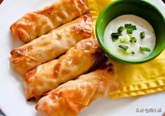 剩下的餃子皮千萬別扔，能做出一頓大餐哦