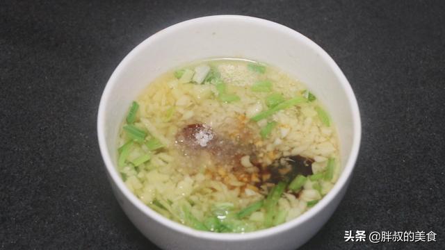 蒜蓉茄子別再烤著吃了，教你一個新做法，天天吃都不膩，做法簡單