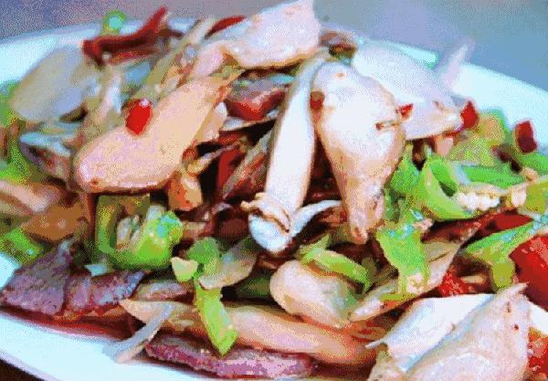 這道飯桌上的美味佳肴，竟是「菌中之王」！營養價值極高
