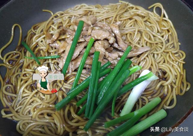不管多熱，兒子最愛這碗面，爽滑彈牙，每次做一鍋，兒子都吃嗨了