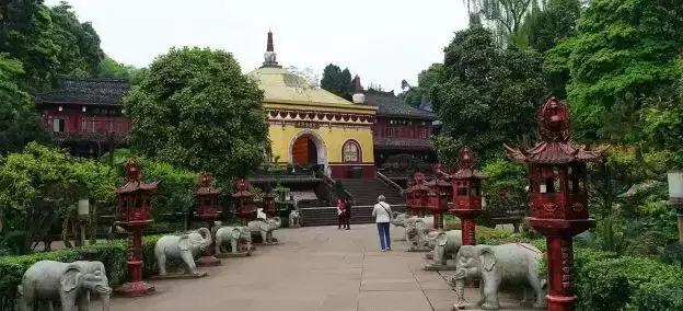 涼到這份上的峨眉山，我偏要推它一把