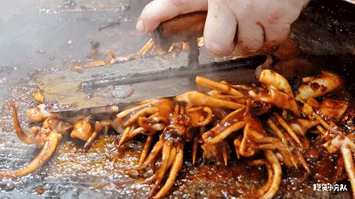 彭浦夜市遺蹟小吃，號稱路邊米其林