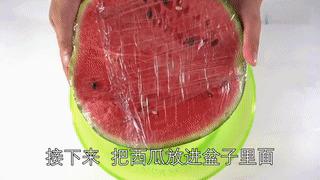 挑西瓜時別再用手拍了，教你個方法，保證皮薄汁多還很甜