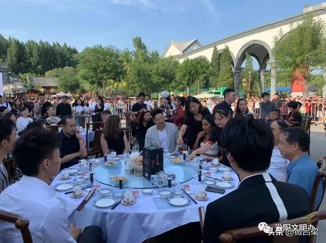 中國最美村宴昨天在汾陽賈家莊開席，眾多明星齊聚賈家莊