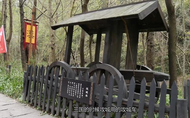 劍門關實況：來一次劍門關，我腿都嚇軟了，終於知道了何為蜀道難