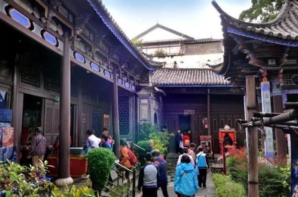 雲南這個600多年的古鎮，比大理古樸，比麗江安靜，卻鮮少人知