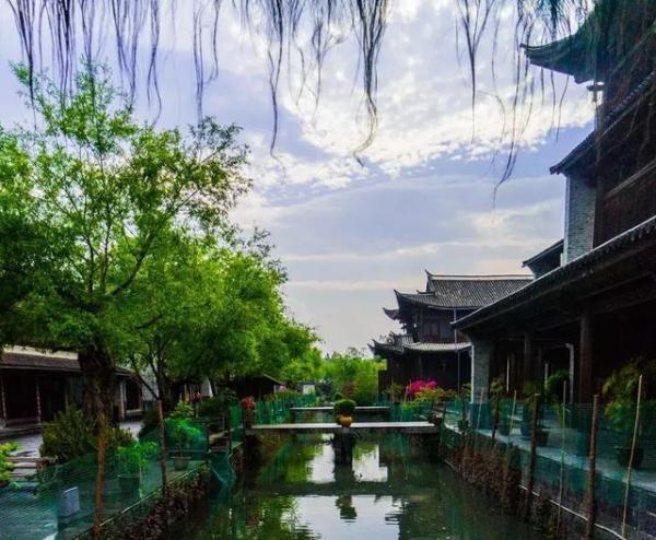 雲南這個600多年的古鎮，比大理古樸，比麗江安靜，卻鮮少人知