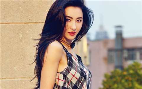 命苦福祿薄的六種女人面相， 一輩子都在操勞，難享清福
