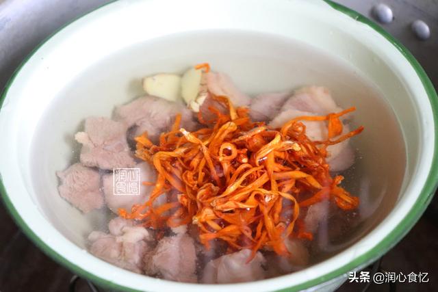 小暑過後大暑伏天將至，常給家人煲這碗湯，降火清補，從內在防暑