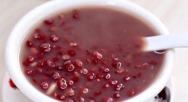 夏日消暑，是選擇綠豆湯？還是紅豆湯？