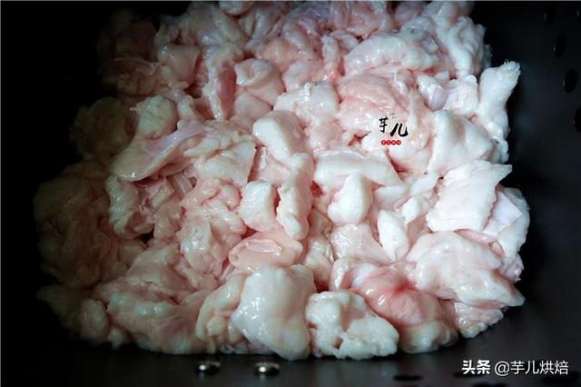 教你一個熬豬油的好方法，不用看鍋，不怕燙手，豬油潔白出油率高
