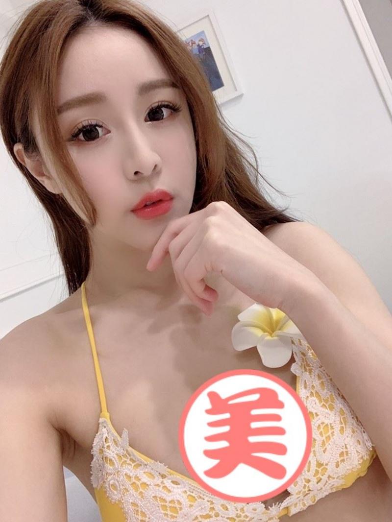 性感女神莉娜美體太過傲人差點就要爆出，惹火好曲線讓人越看越邪惡！