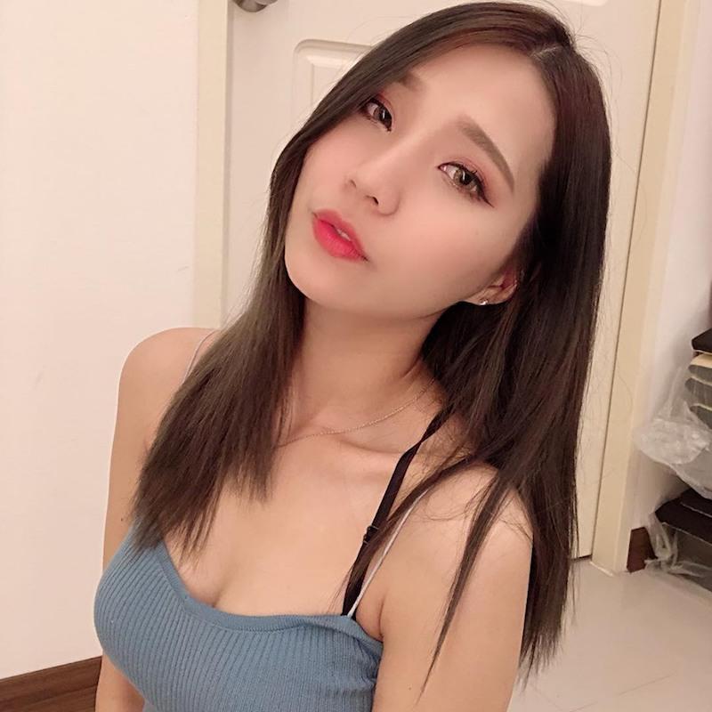 174CM「長腿辣模」黃小萱Anita不只美腿可觀，還偷藏「雙份大饅頭」也好美味！