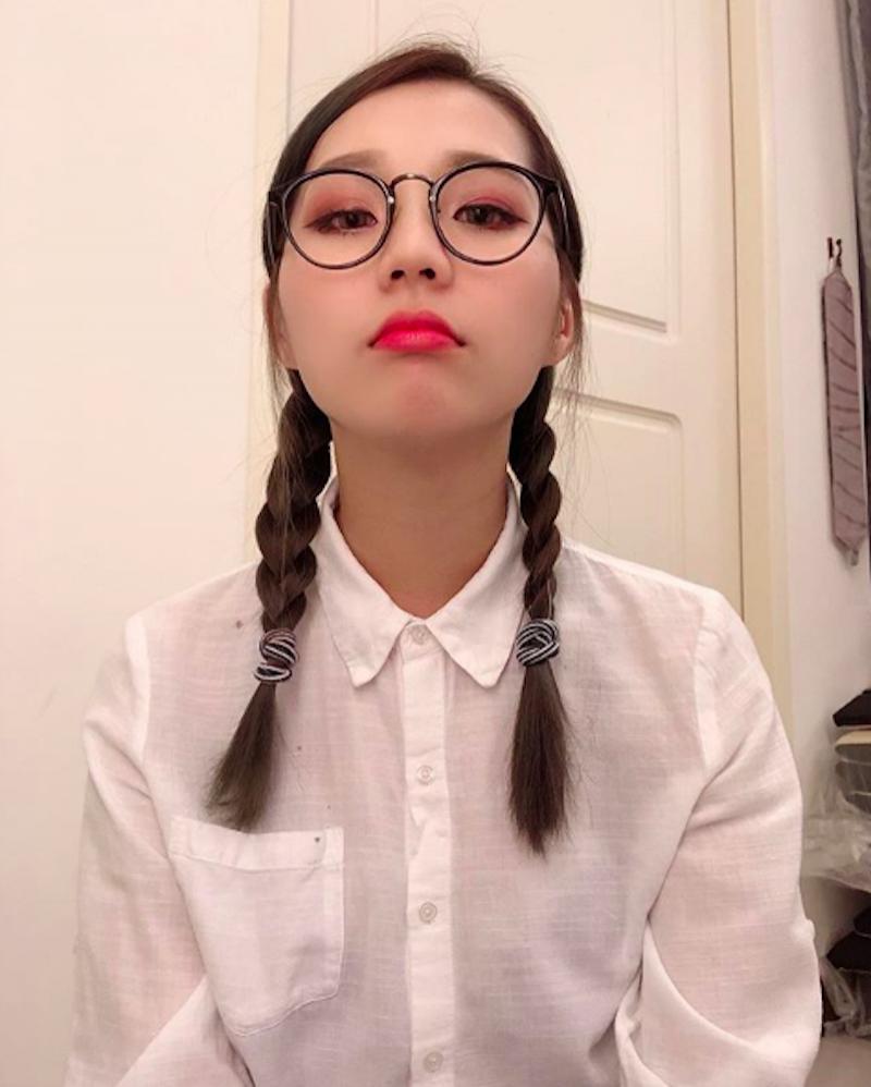 174CM「長腿辣模」黃小萱Anita不只美腿可觀，還偷藏「雙份大饅頭」也好美味！
