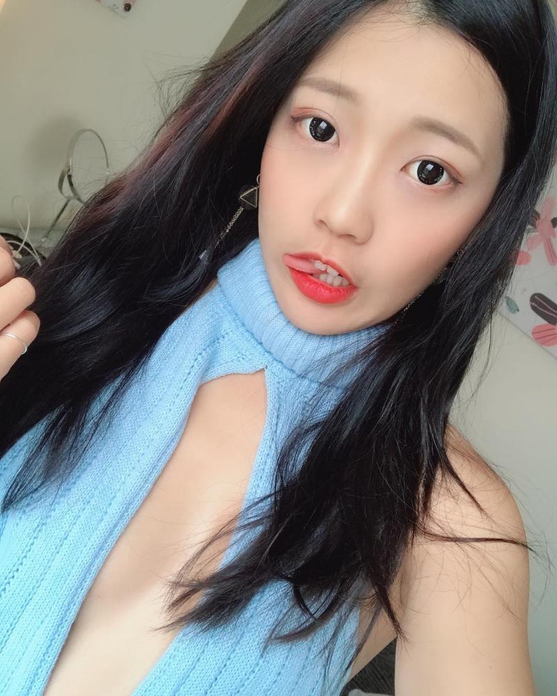 火辣美尻在台灣！性感正妹「朱禹潔」究極曲線神展延！圓挺翹臀成功擄獲司機們的視線！