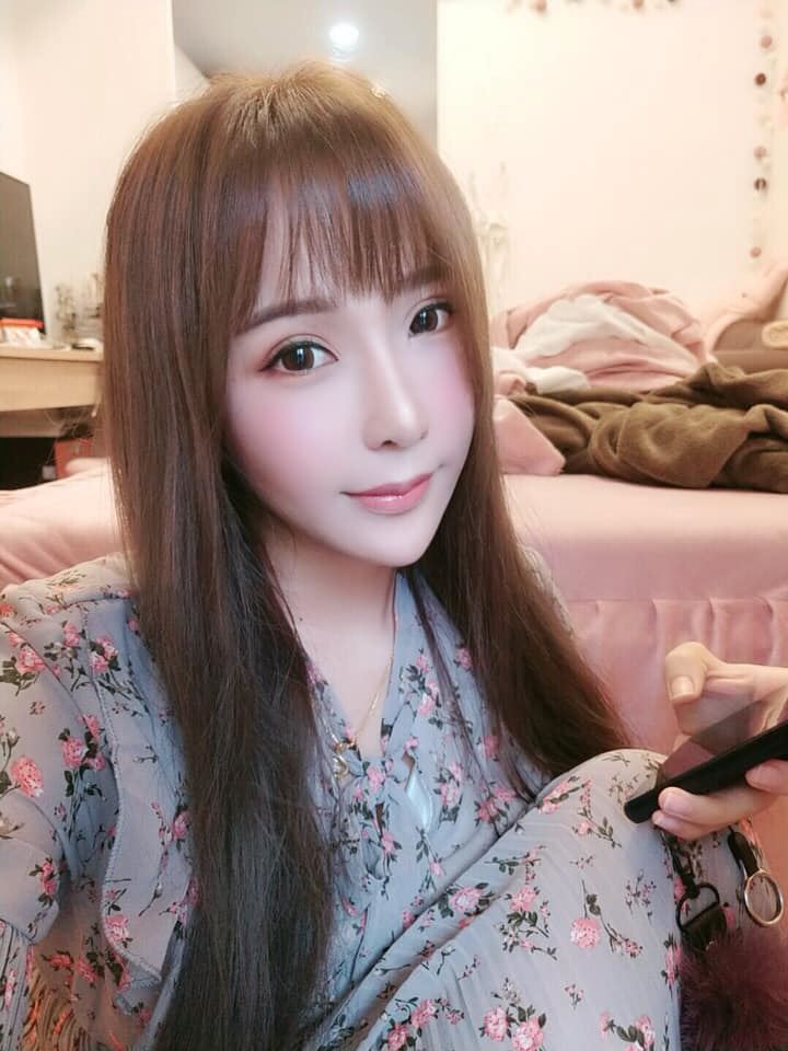 性感睡衣挑逗！Gilana邱默默「火辣身材」超養眼，萌萌臉蛋更讓人失去理智！