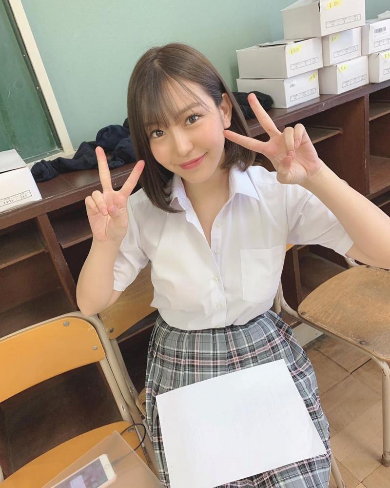 性感健身正妹COCO朝聖「那個泳池」，比基尼快罩不住火辣身材！