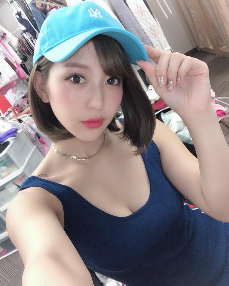 性感健身正妹COCO朝聖「那個泳池」，比基尼快罩不住火辣身材！