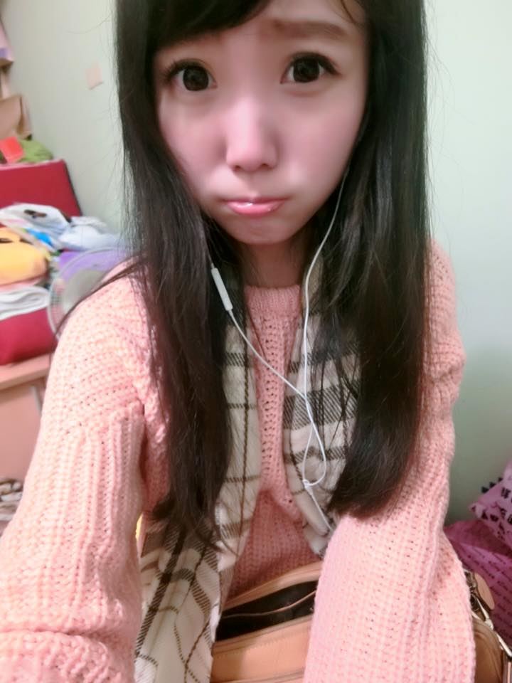 甜美女業務「Nana 娜娜」身材深藏不露，氣質超萌網友都戀愛！