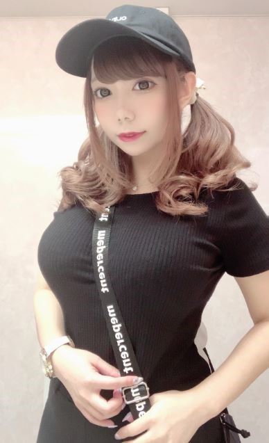 Ｉ級小隊長報到！超狂迷你馬「NANAHA」上鏡大露性感身材，霸氣完全體震驚所有粉絲！