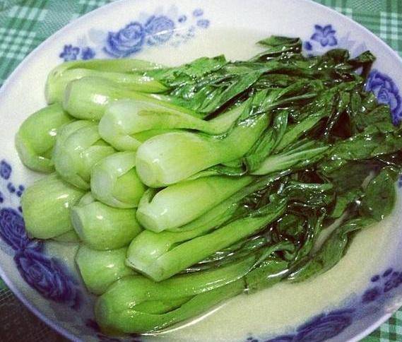 不管炒什麼蔬菜，記住大廚教的這3點，菜葉綠得發亮