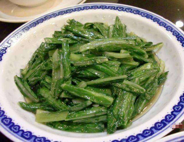 不管炒什麼蔬菜，記住大廚教的這3點，菜葉綠得發亮