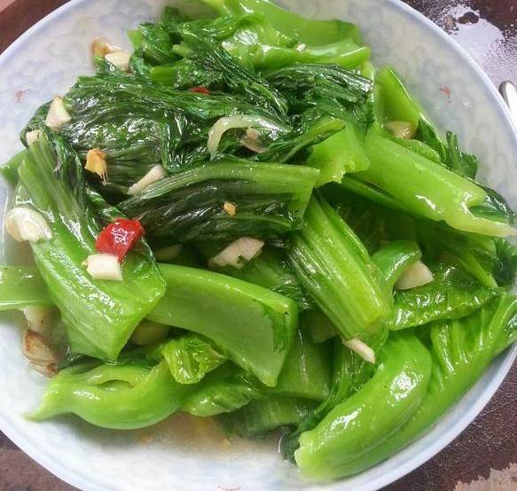 不管炒什麼蔬菜，記住大廚教的這3點，菜葉綠得發亮
