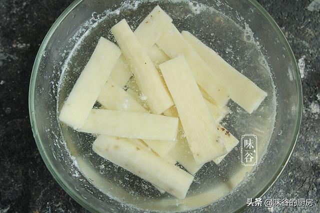 夏天多吃山藥滋補脾胃，試試這簡單的吃法，美味可口，老少皆宜