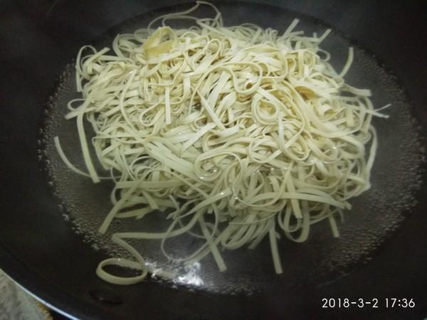 「它」是飯館裡都吃不到的菜，兒子三天兩頭就想吃，特解饞！