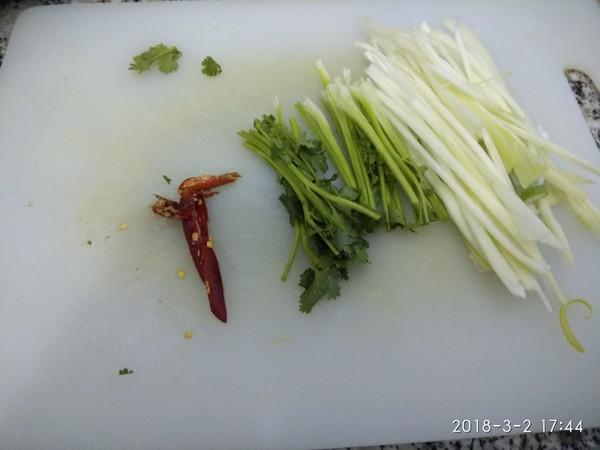 「它」是飯館裡都吃不到的菜，兒子三天兩頭就想吃，特解饞！