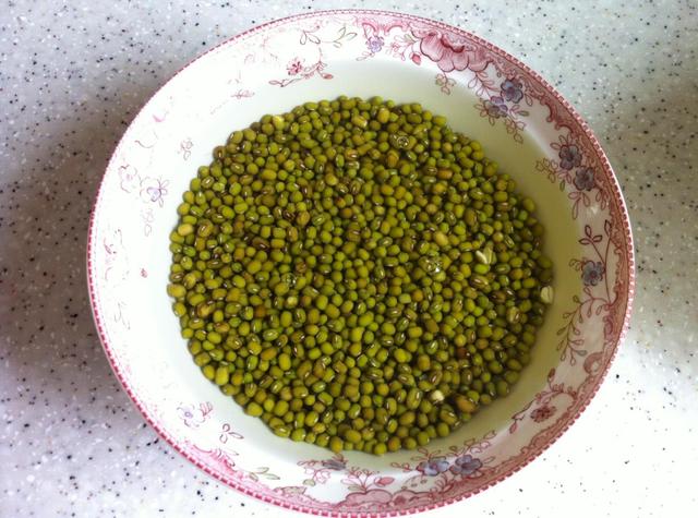 為什麼你煮的綠豆湯是紅色的？多加一點它，綠豆湯保持翠綠不變色