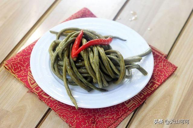 豆角包餃子，是用生的好？還是焯水好？