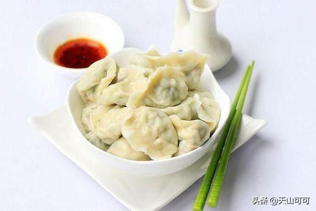 豆角包餃子，是用生的好？還是焯水好？