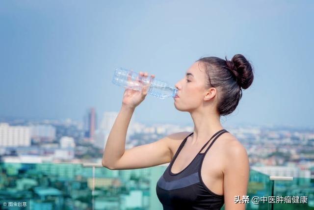 32歲男子，滴酒不沾，突發腦出血離世，醫生直言：妻子是&amp;quot;禍根&amp;quot;