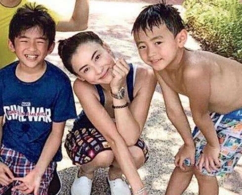 產前就已分手？張柏芝隱瞞三胎生父謎底疑似揭開！有三個兒子夠了