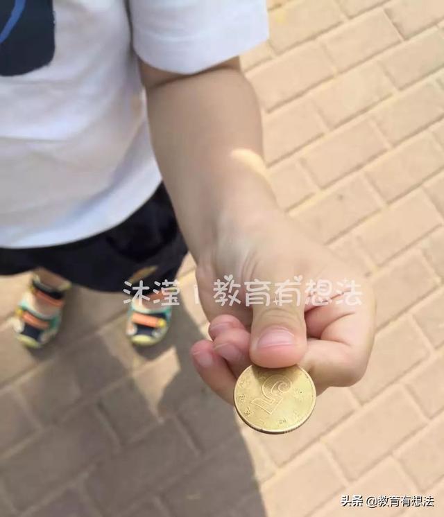 「孩子不想去幼兒園？那就去撿垃圾吧！」家長：實名點贊這位爸爸