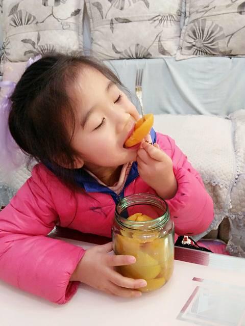 長大後個矮智力低的娃，小時候都被家長喂過4類食物，家長別坑娃