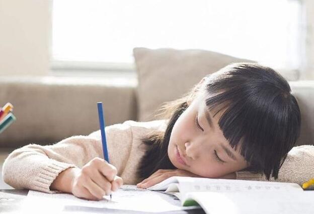 「沒關係，你已經很努力了」，史丹福教授：別再這樣誤導孩子了