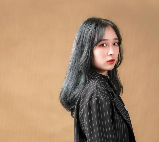 看劉詩詩與婆婆的照片，再看看高圓圓的，網友：沒對比就沒傷害！