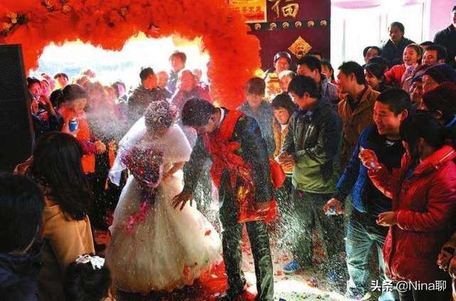 嬸嬸我結婚彩禮為啥都要給你？我養了你兩年多你是白眼狼麼！