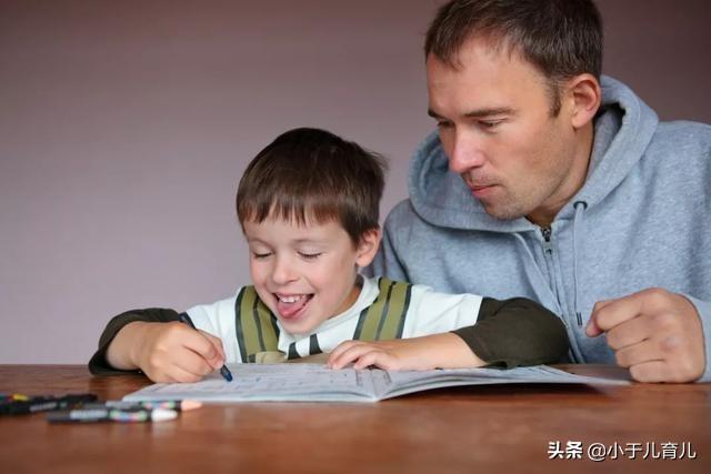 家長要不要幫孩子做作業？德國教育專家已經給出了最佳答案