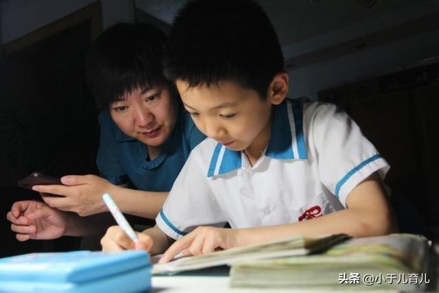 家長要不要幫孩子做作業？德國教育專家已經給出了最佳答案