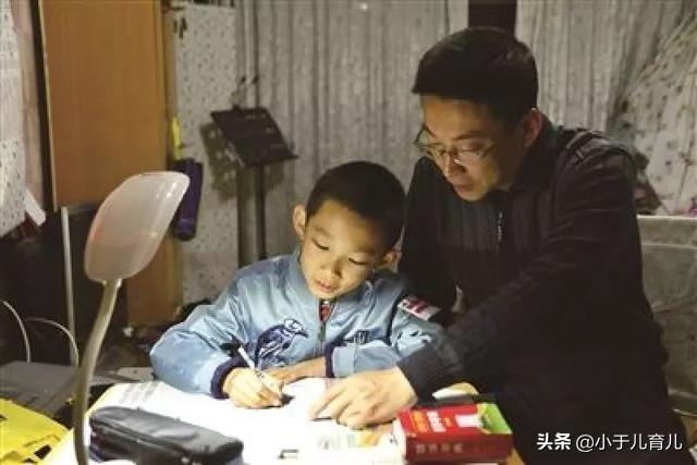 家長要不要幫孩子做作業？德國教育專家已經給出了最佳答案