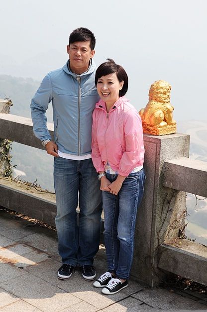 曾志偉前妻，放棄5000萬財產，找小自己12歲男友，現狀太慘！ 