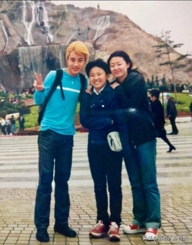 賈乃亮17歲黃毛叛逆顏值爆表 李小璐17歲時臉胖到認不出