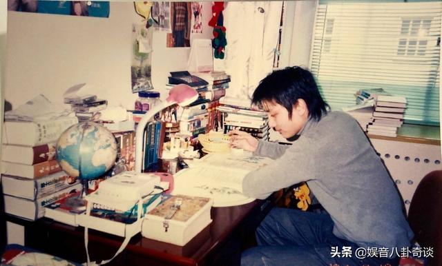 賈乃亮17歲黃毛叛逆顏值爆表 李小璐17歲時臉胖到認不出